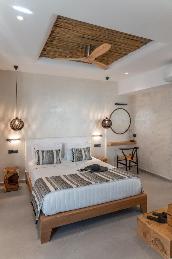 Almyra Oia Suites Екстериор снимка